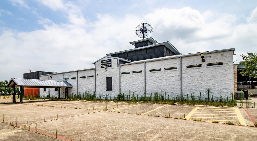 11110 W Airport Blvd, Stafford, TX à vendre - Photo de l’immeuble – Image 2 sur 2
