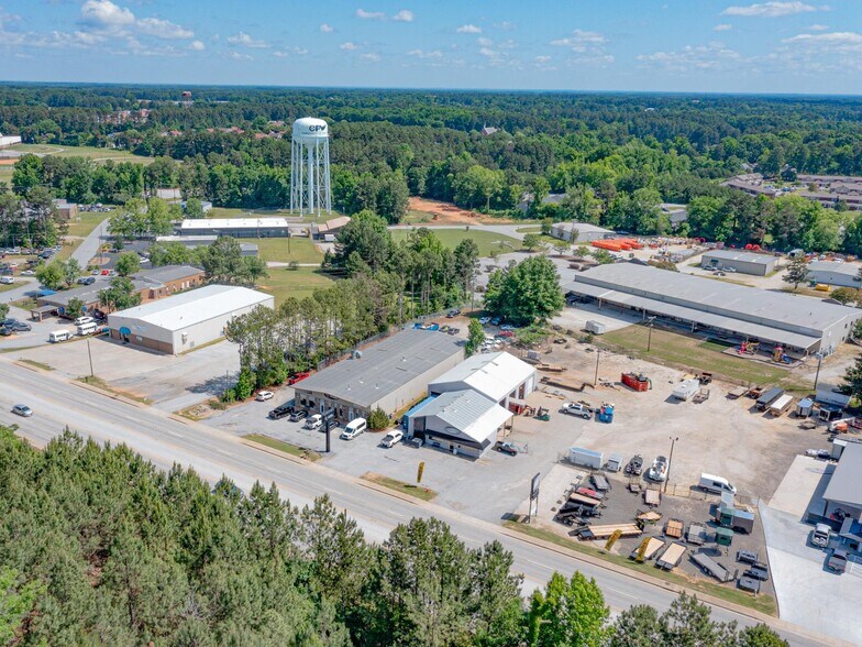 1666 Calhoun Rd, Greenwood, SC à vendre - Photo de l’immeuble – Image 2 sur 3