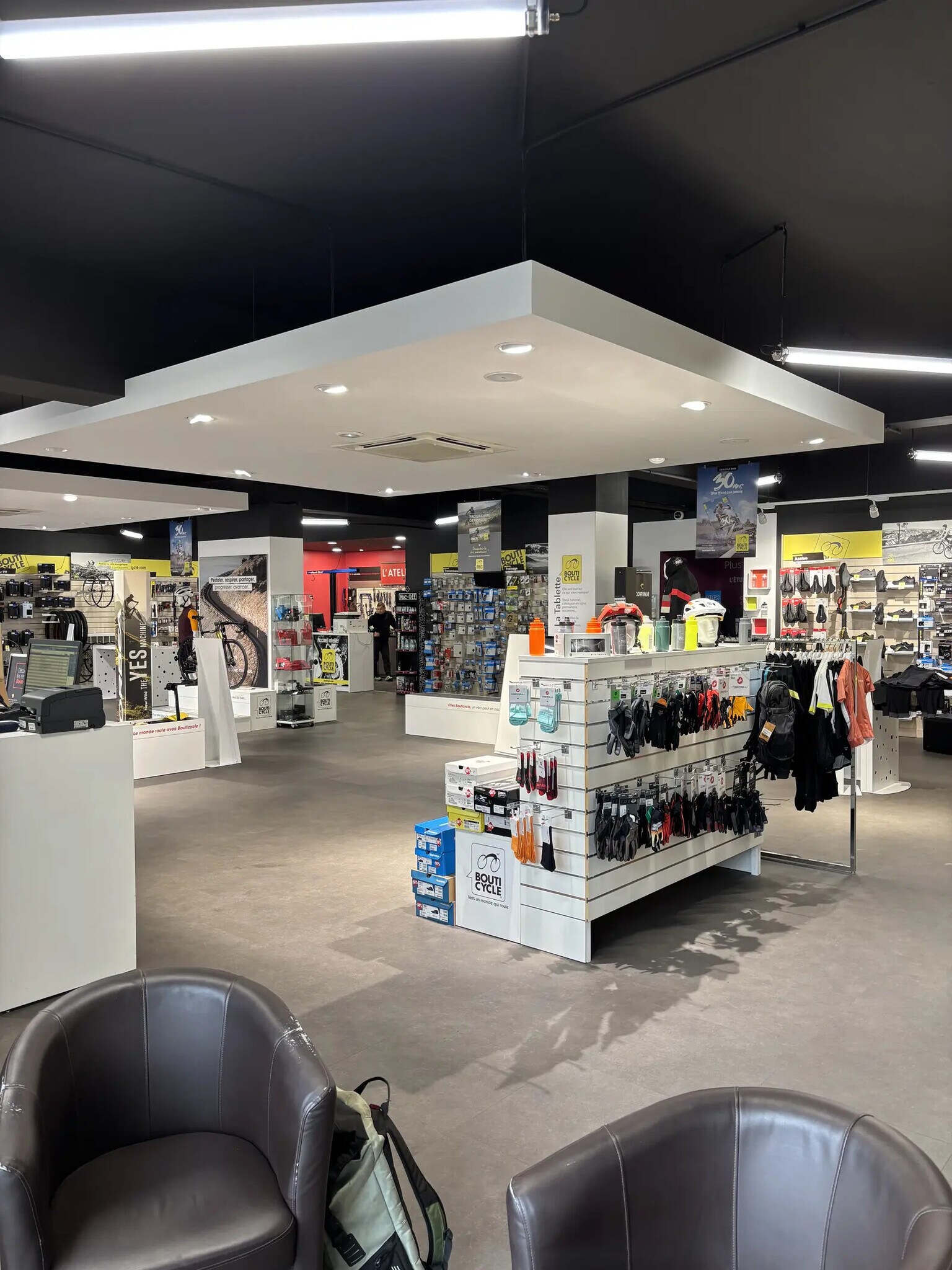 1581 Avenue Paul Jullien, Le Tholonet à louer Photo de l’immeuble– Image 1 sur 2