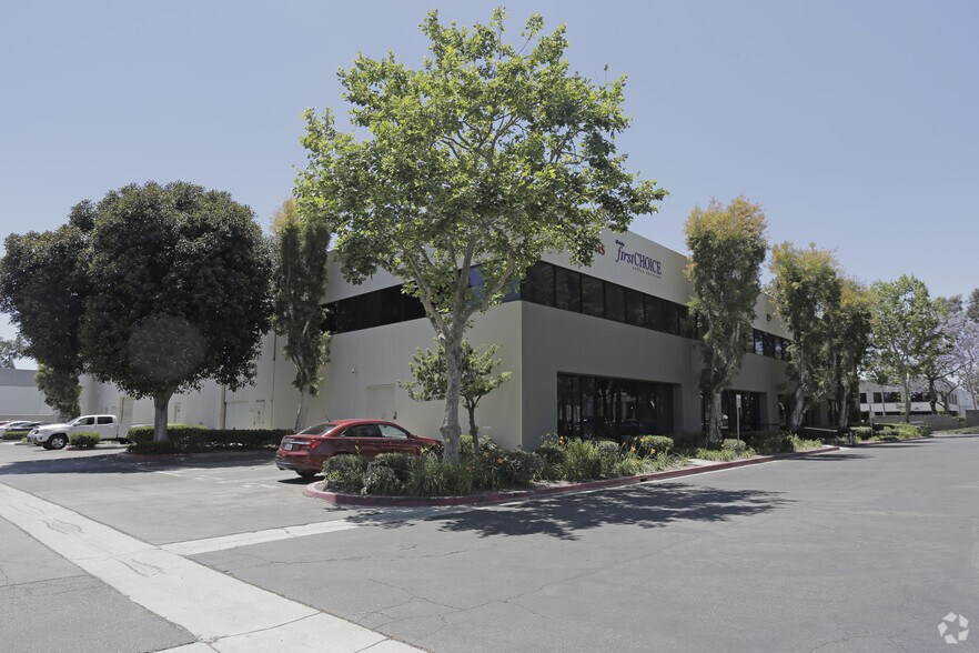 13030 Alondra Blvd, Cerritos, CA à louer - Photo de l’immeuble – Image 2 sur 7