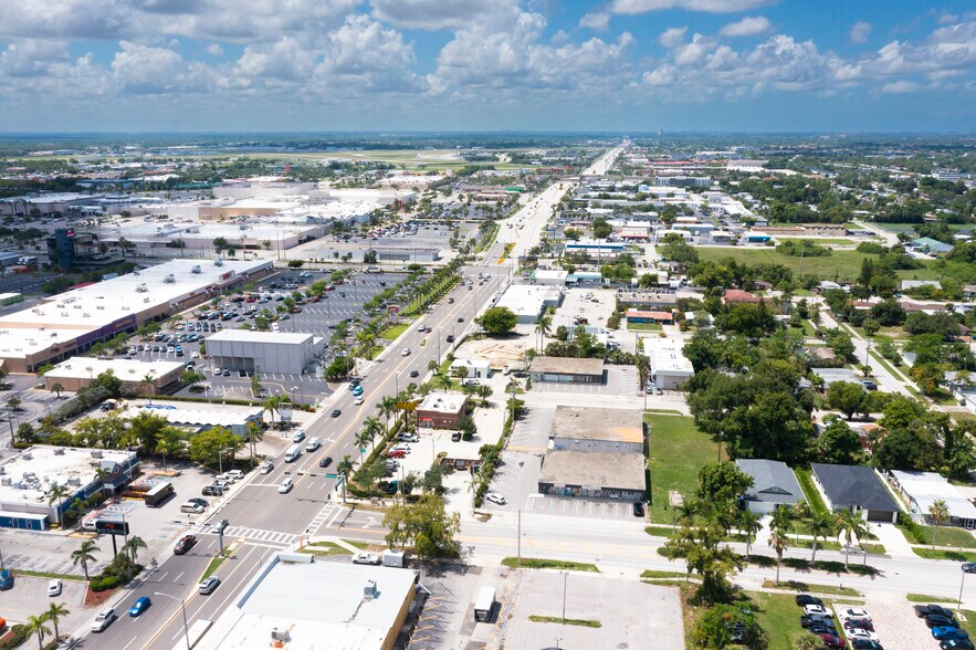1925 Suwanee Ave, Fort Myers, FL à vendre - Photo de l’immeuble – Image 3 sur 28