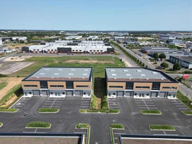 Industriel/Logistique dans Gellainville à louer - Photo de l’immeuble – Image 2 sur 29