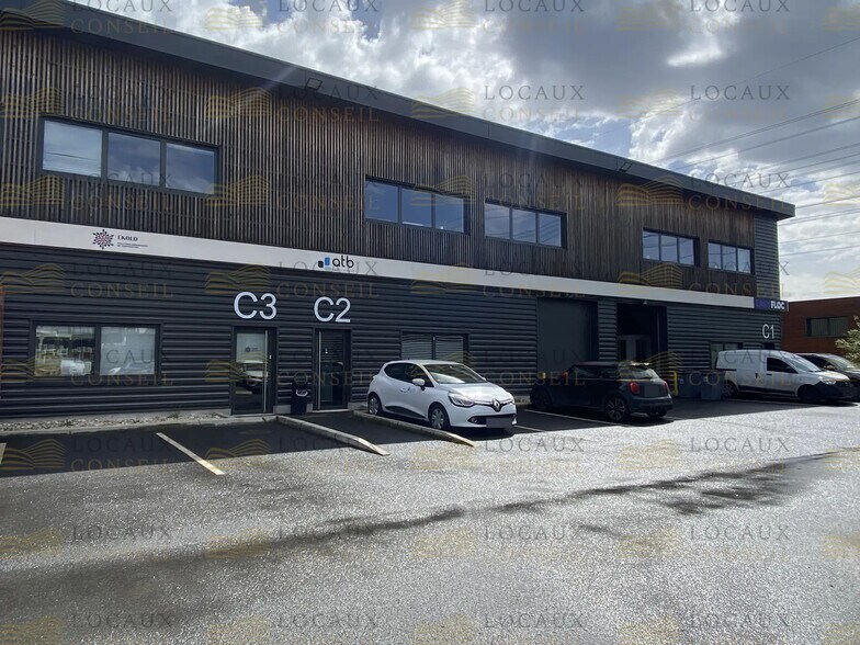 Local d’activités dans Cormeilles-en-Parisis à louer - Photo de l’immeuble – Image 2 sur 6