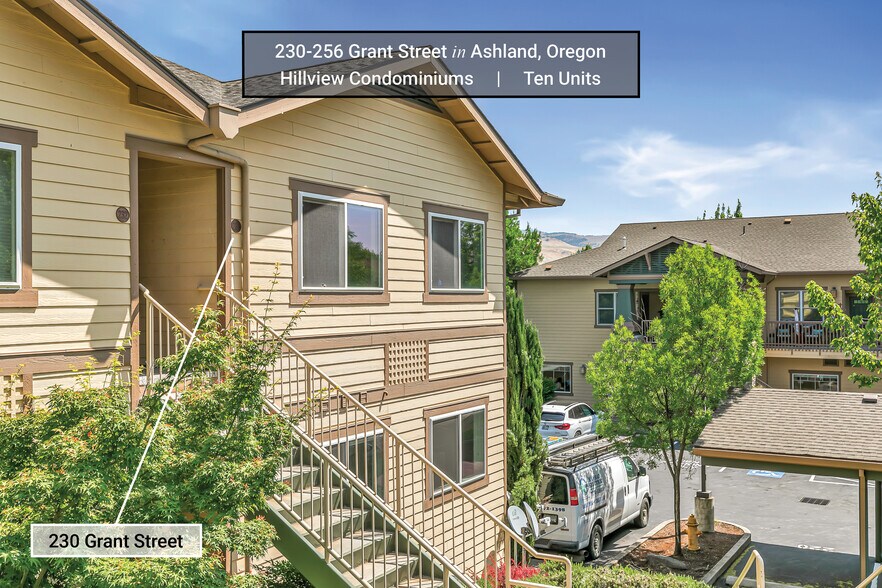 230 Grant St, Ashland, OR à vendre - Photo de l’immeuble – Image 2 sur 18