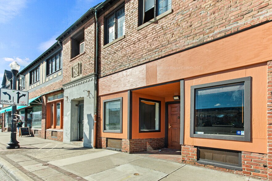 2563-2573 N High St, Columbus, OH à louer - Photo de l’immeuble – Image 2 sur 5