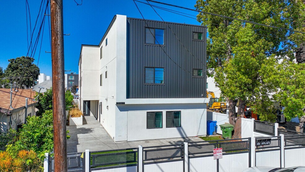 1597 W 37th St, Los Angeles, CA à vendre - Photo de l’immeuble – Image 2 sur 19