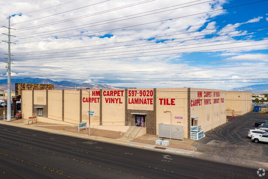 4700 W Russell Rd, Las Vegas, NV à louer - Photo de l’immeuble – Image 2 sur 7