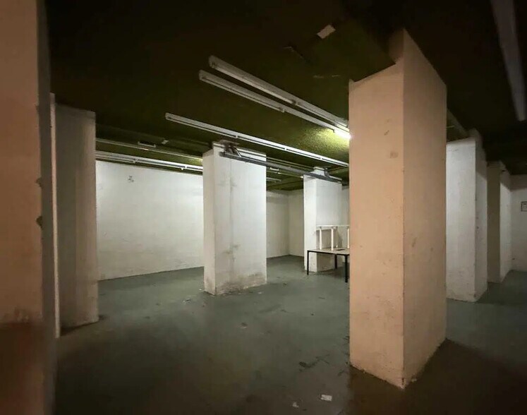 Local commercial dans Paris à louer - Photo de l’immeuble – Image 3 sur 5