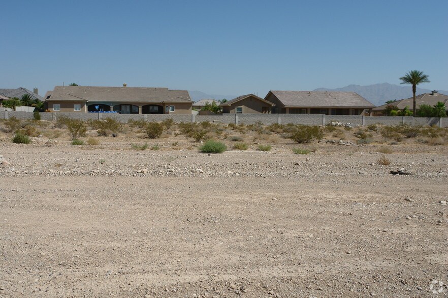 8664 W Craig Rd, Las Vegas, NV à vendre - Photo de l’immeuble – Image 3 sur 4