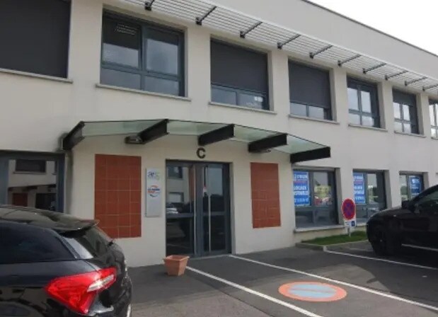 Bureau dans Châlons-en-Champagne à louer Photo de l’immeuble– Image 1 sur 2