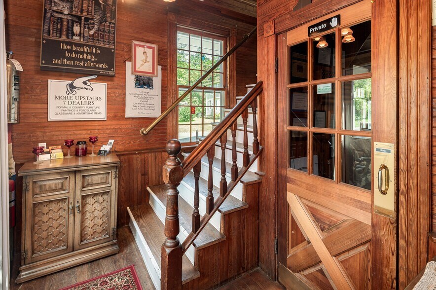 696 Kent Rd, Gaylordsville, CT à vendre - Photo de l’immeuble – Image 2 sur 19