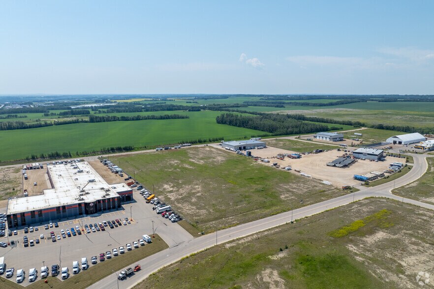 7750 79 St, Red Deer, AB à vendre - Aérien – Image 2 sur 2