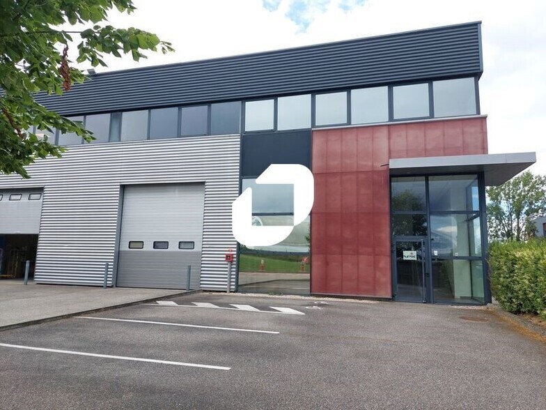 Local d’activités dans Élancourt à louer - Photo de l’immeuble – Image 3 sur 6