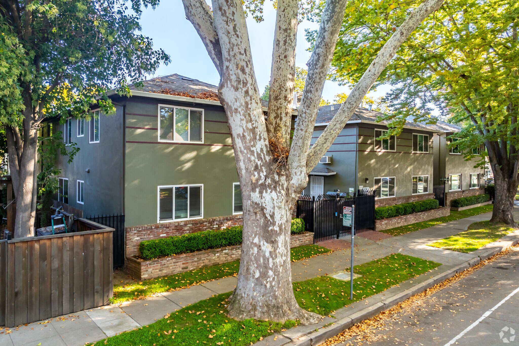 2811 F St, Sacramento, CA à vendre Photo de l’immeuble– Image 1 sur 38