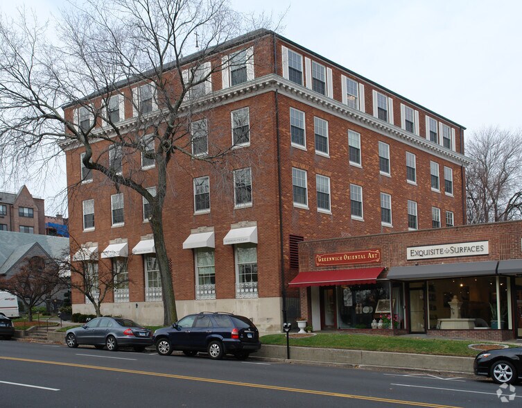 1 E Putnam Ave, Greenwich, CT à louer - Photo de l’immeuble – Image 3 sur 8