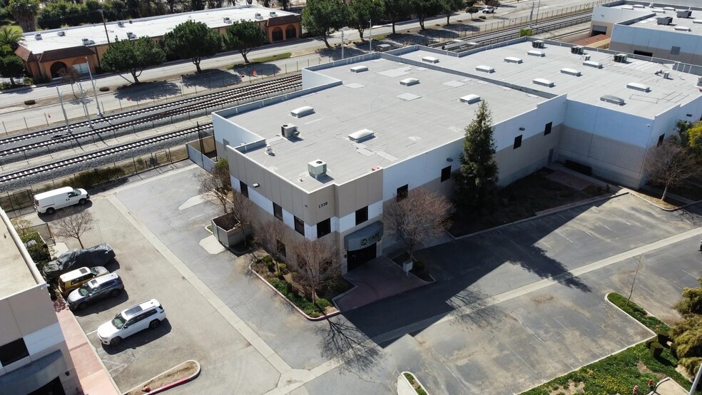 1338 Palomares Ave, La Verne, CA à louer - Photo de l’immeuble – Image 1 sur 13
