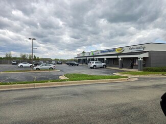 Plus de détails pour 5815 E Riverside Blvd, Rockford, IL - Bureau/Local commercial à louer