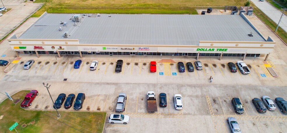 1591 E Hwy 6, Alvin, TX à louer - Photo de l’immeuble – Image 3 sur 11