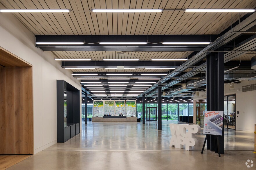 Wood Ln, Londres à louer - Hall d’entrée – Image 2 sur 8