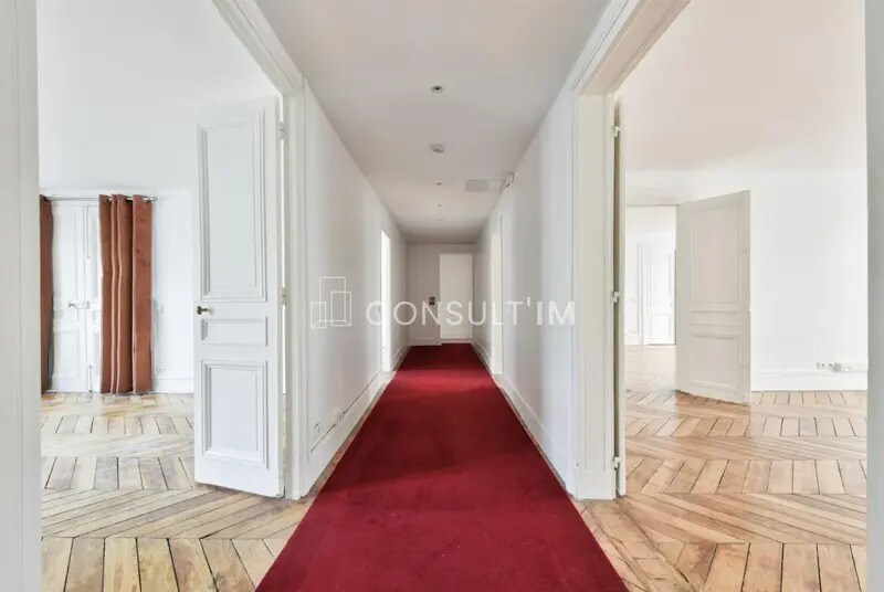 9 Rue D'Artois, Paris à vendre - Photo de l’immeuble – Image 3 sur 8