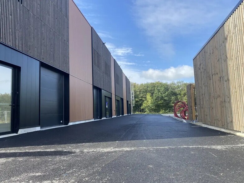 Local d'activités dans Le Bignon à vendre - Photo de l’immeuble – Image 1 sur 5