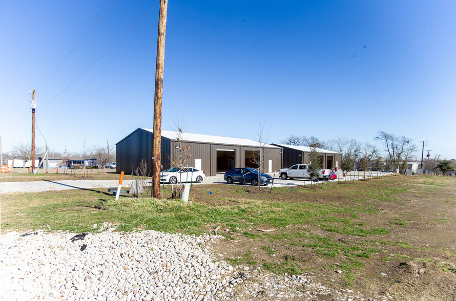 803 S 2nd Ave, Mansfield, TX à louer - Photo de l’immeuble – Image 3 sur 31