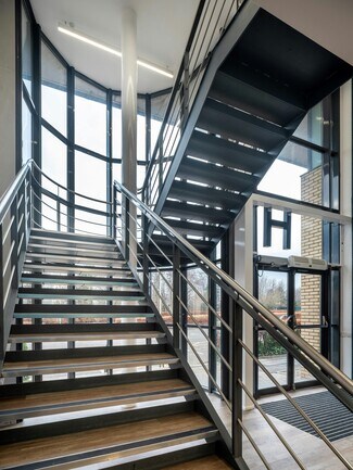 Plus de détails pour 595 Calder Rd, Edinburgh - Bureau à louer