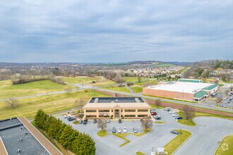 2213 Quarry Dr, West Lawn, PA - Vue aérienne  vue de carte