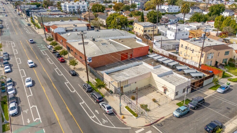 5631-5659 W. Adams Blvd, Los Angeles, CA à vendre - Photo de l’immeuble – Image 3 sur 4