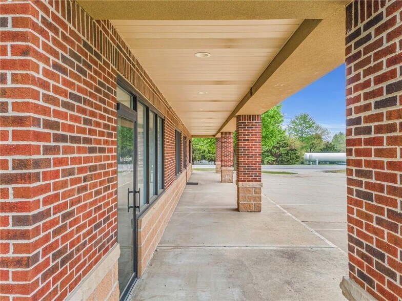 204 N 169 Hwy, Trimble, MO à vendre - Photo de l’immeuble – Image 3 sur 37