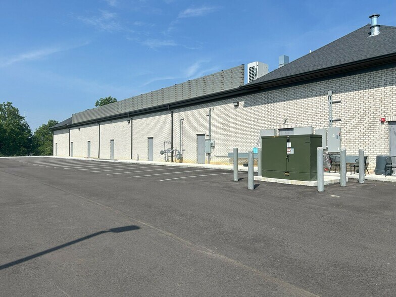 9774 Cincinnati Columbus Rd, West Chester, OH à louer - Photo de l’immeuble – Image 3 sur 33