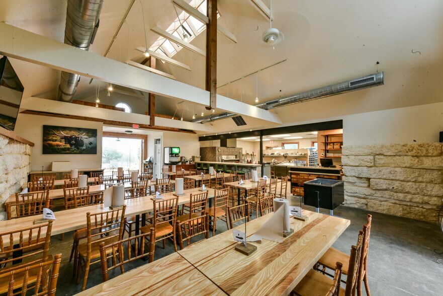 23526 State Highway 71 W, Spicewood, TX à vendre - Photo intérieure – Image 2 sur 4