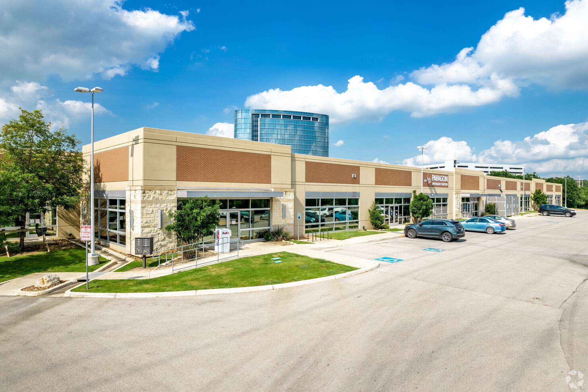 1718 Dry Creek Way, San Antonio, TX à louer Photo principale– Image 1 sur 12
