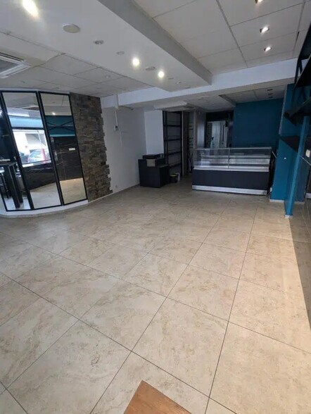 Local commercial dans Levallois-Perret à louer - Photo de l’immeuble – Image 3 sur 13