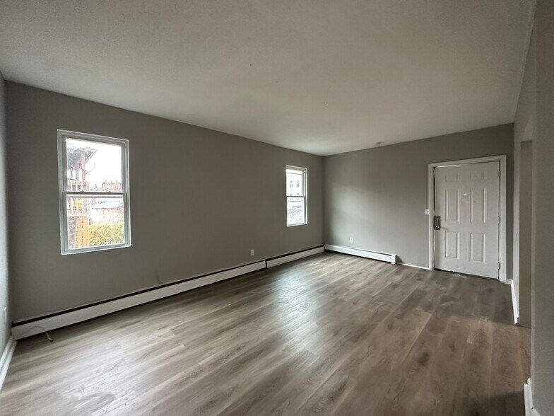 9 Units w/9% CAP: Close to Downtown portefeuille de 2 biens à vendre sur LoopNet.fr - Photo de l’immeuble – Image 3 sur 16