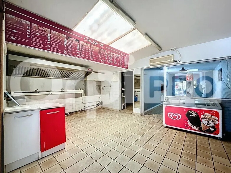 Local commercial dans Hermes à vendre - Photo intérieure – Image 1 sur 8
