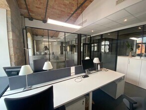 10 Place De La Joliette, Marseille à louer Photo intérieure– Image 1 sur 9