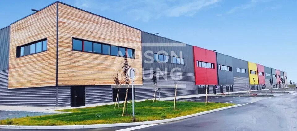 Local d’activités dans Louvres à louer - Photo de l’immeuble – Image 3 sur 3