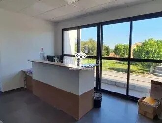 Local commercial dans Châteauneuf-les-Martigues à vendre - Photo de l’immeuble – Image 3 sur 4