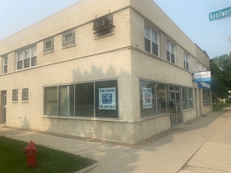 6901 W North Ave, Oak Park, IL à louer - Photo de l’immeuble – Image 1 sur 6