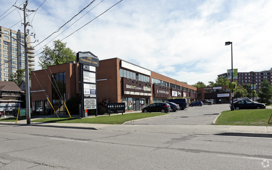 55 Erb St E, Waterloo, ON à louer - Photo de l’immeuble – Image 2 sur 6