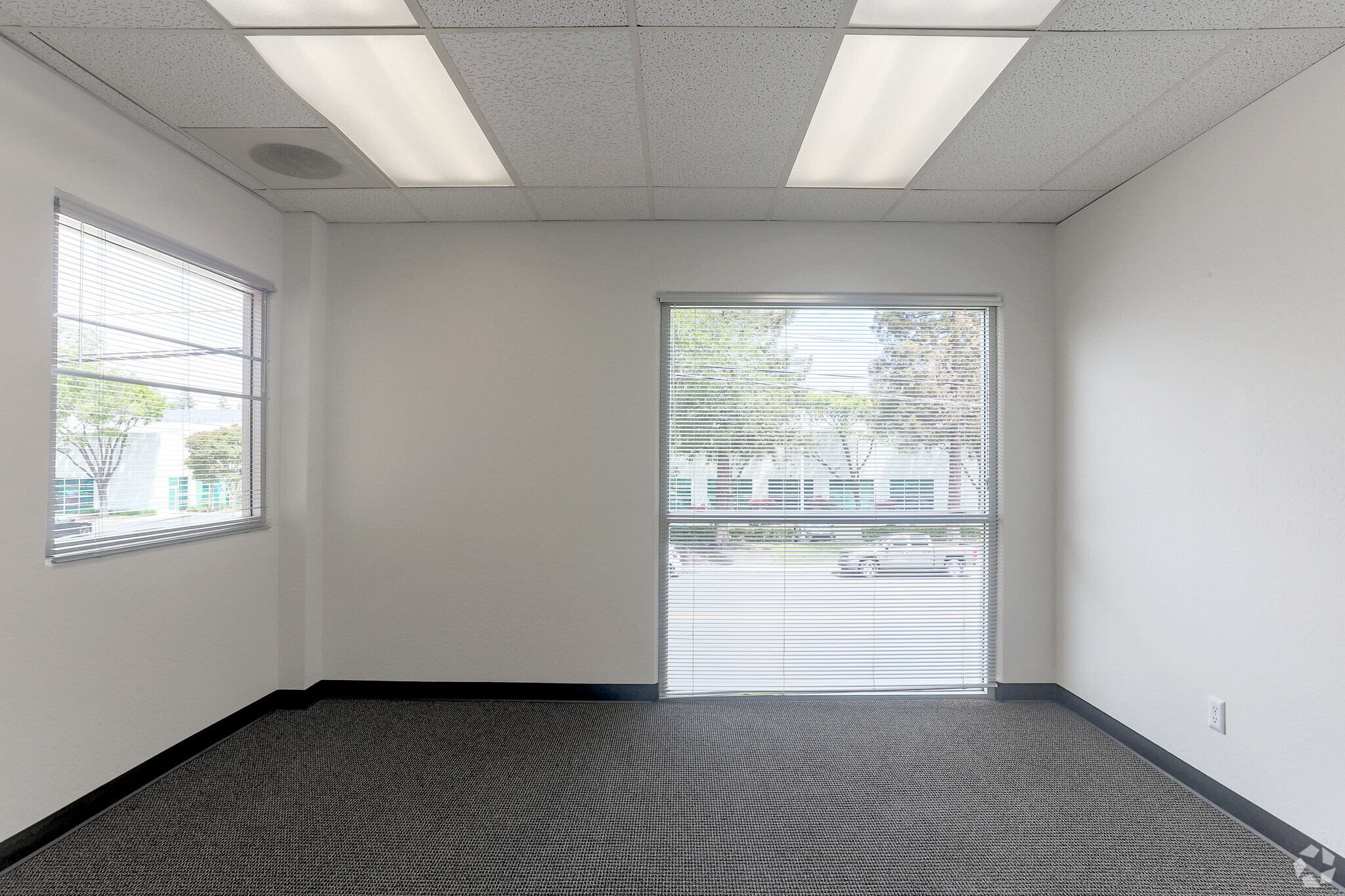 2060 Walsh Ave, Santa Clara, CA à louer Photo intérieure– Image 1 sur 3