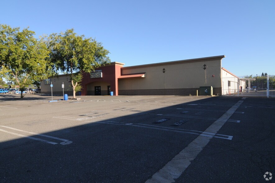 880 Riverside Ave, Roseville, CA à vendre - Photo de l’immeuble – Image 2 sur 5