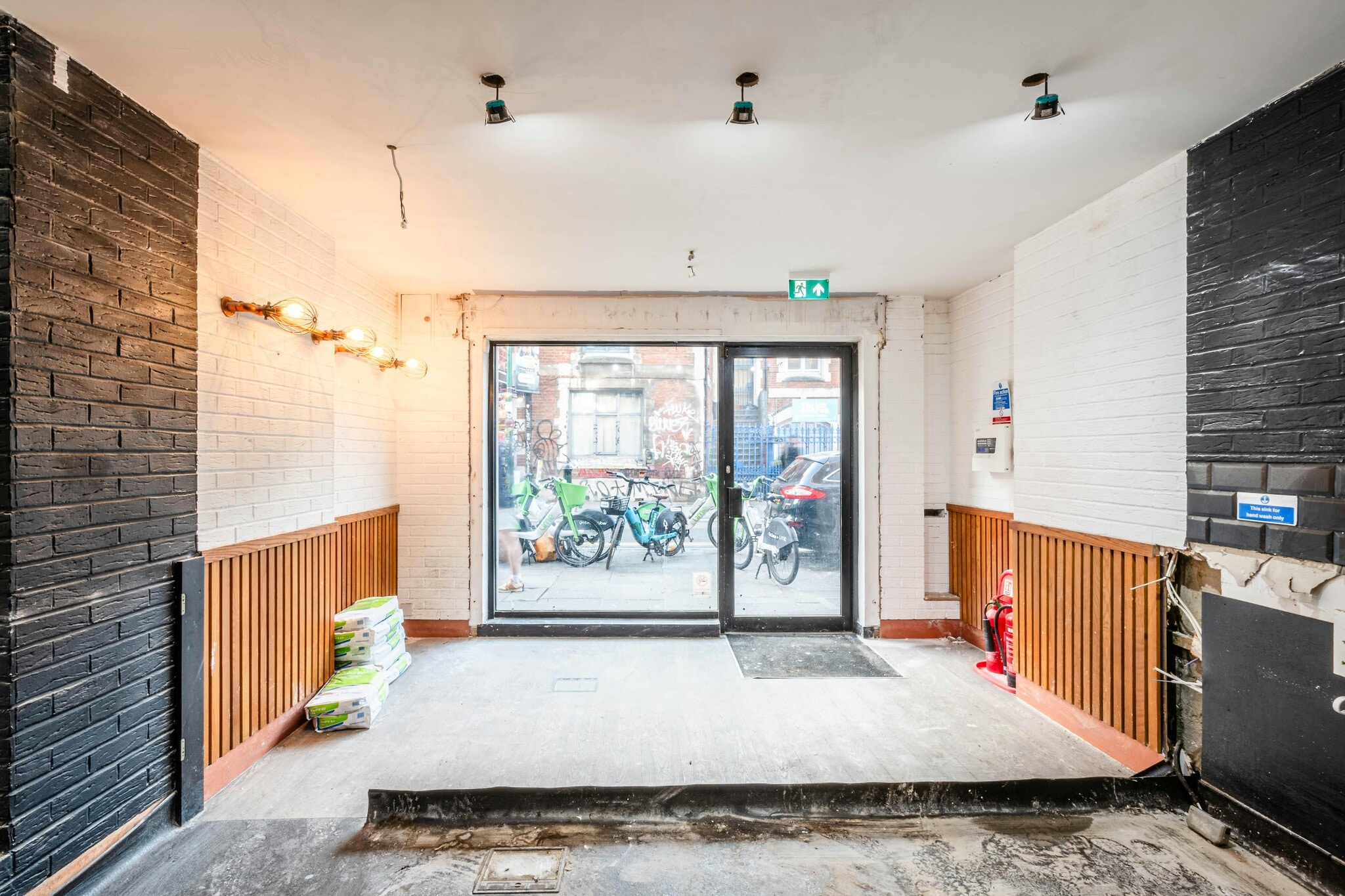 66 Brick Ln, Londres à louer Photo intérieure– Image 1 sur 5