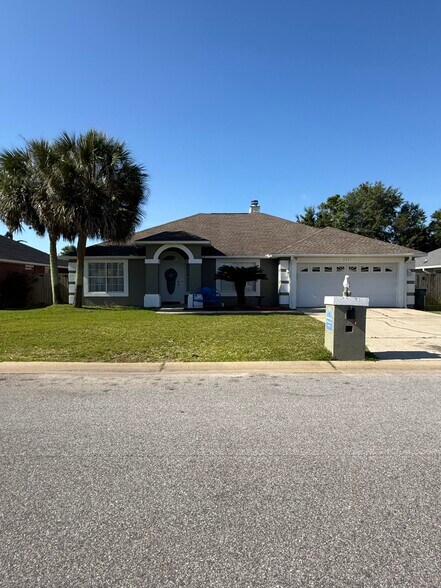5051 Terra Lake Cir, Pensacola, FL à vendre - Photo de l’immeuble – Image 1 sur 9
