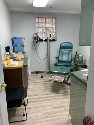 Plus de détails pour 1911 Avenue L, Brooklyn, NY - Bureau/Médical à louer