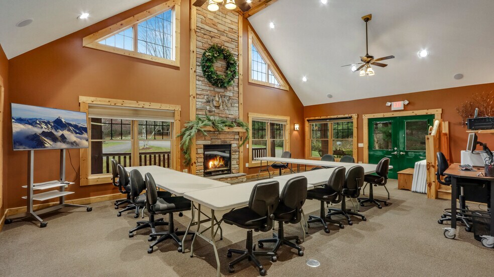 18061 County Highway OO, Chippewa Falls, WI à vendre - Photo de l’immeuble – Image 3 sur 27