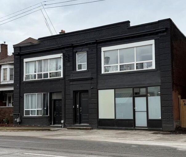590 Main St E, Hamilton, ON à vendre - Photo principale – Image 1 sur 1