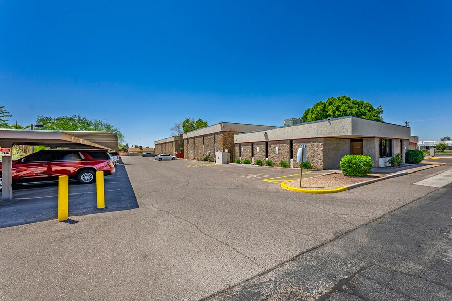 7725 N 43rd Ave, Phoenix, AZ à louer - Photo de l’immeuble – Image 1 sur 5