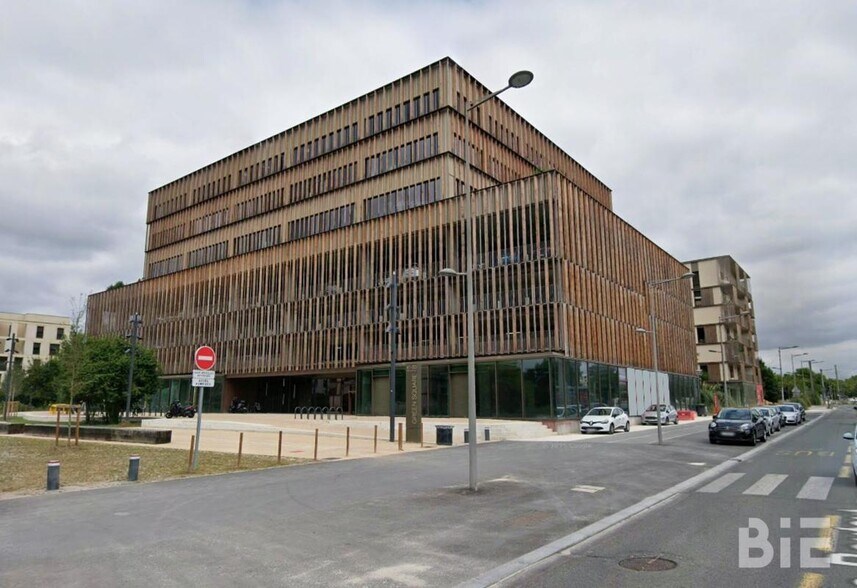 105 Allée De Boutaut, Bruges à louer - Photo de l’immeuble – Image 1 sur 7